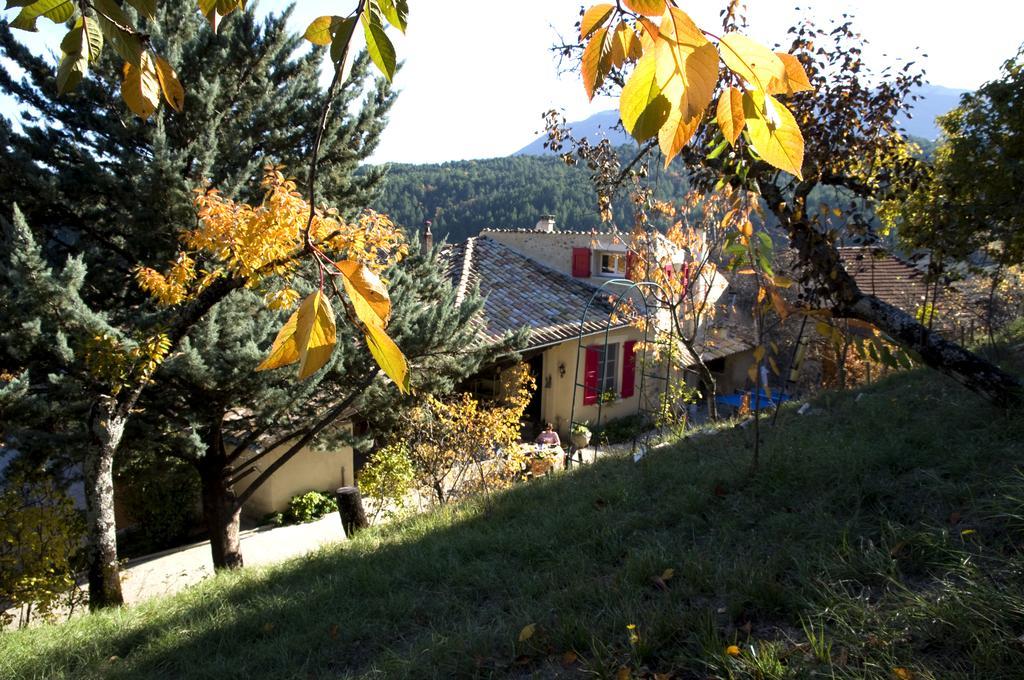 La Grange D'Agnes Bed & Breakfast Montmaur-en-Diois Exterior photo
